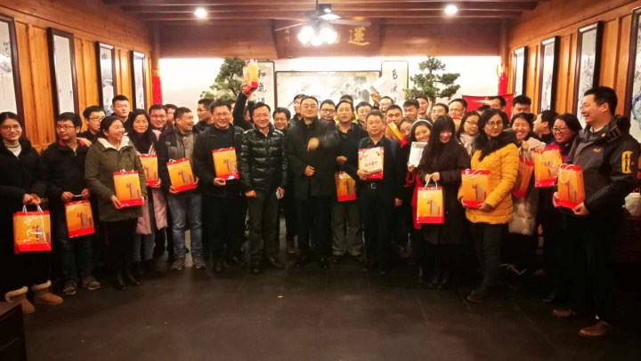 2-收到趙振元同志的慰問，欣喜寫在現(xiàn)場每一位工作人員的臉上.jpg