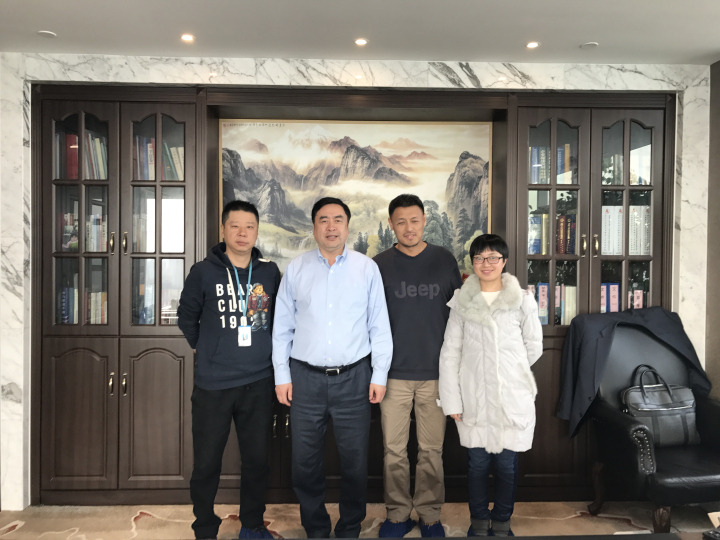 6-趙振元同志和新疆分院張松濤、總包公司房弢、潘柯樾親切合影.jpg