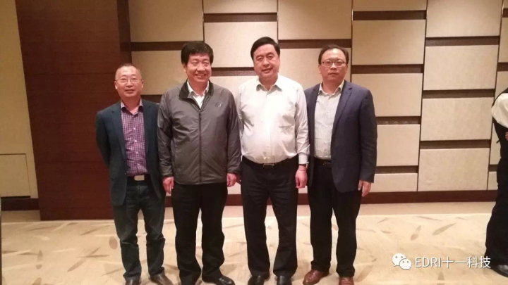 3-趙振元同志與劉濟(jì)東、樊后檐、王明云同志親切合影.jpg