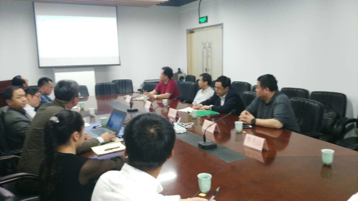 2-李天山向趙振元，白焰匯報北京分院發(fā)展思路.jpg