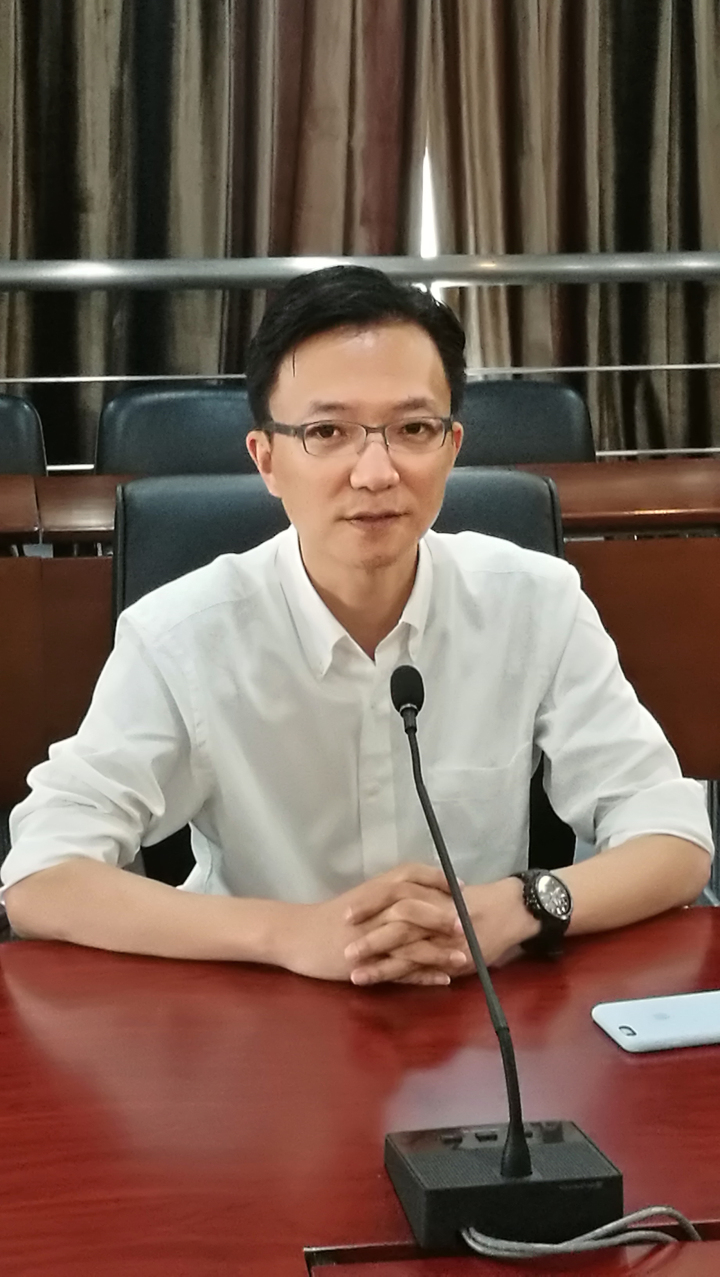 1-高級副院長王毅渤主持會(huì)議.jpg